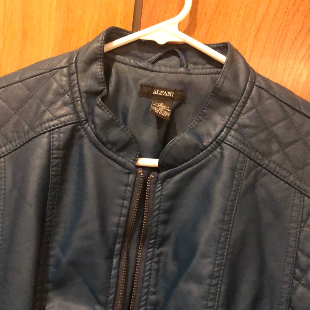 Jacket - Picture 2 of 3